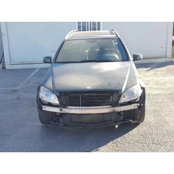 MERCEDES CLASE C (W204) FAMILIAR '2010 220 T CDI (204.208) VERDE