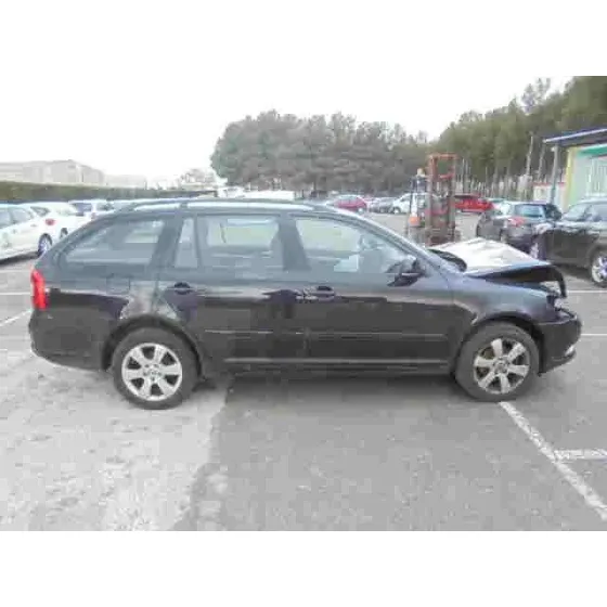 SKODA OCTAVIA COMBI (1Z5) '2009 AMBIENTE NEGRO