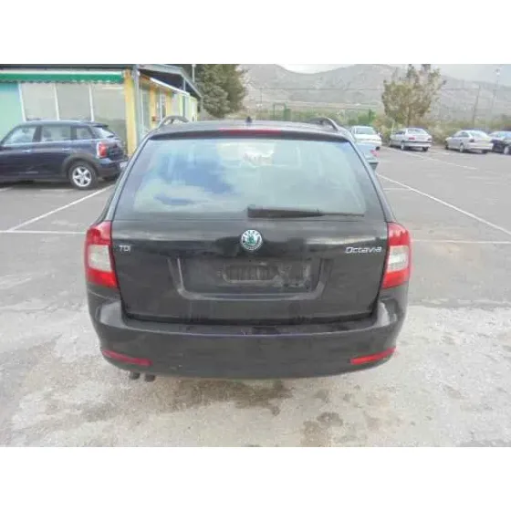 SKODA OCTAVIA COMBI (1Z5) '2009 AMBIENTE NEGRO