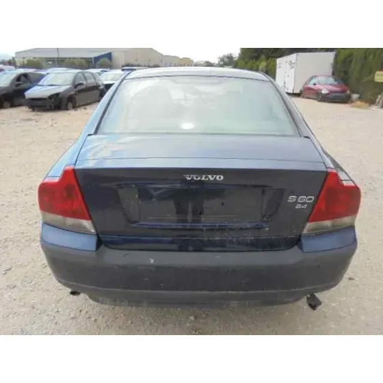 VOLVO S60 BERLINA '2001 2.4 (103KW) AZUL