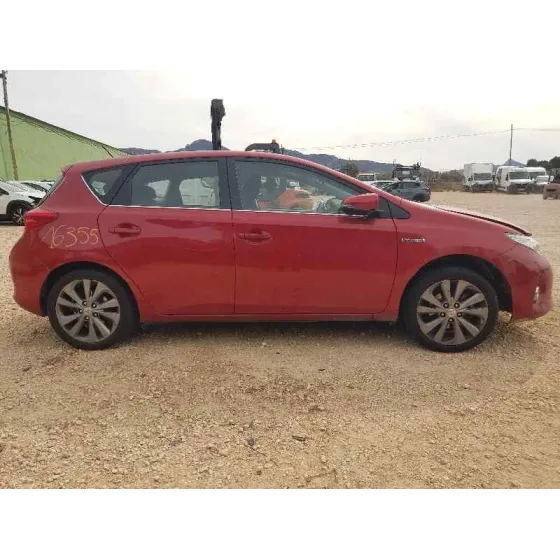 TOYOTA AURIS '2013 HYBRID ACTIVE ROJO