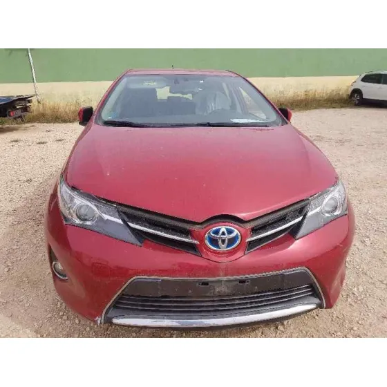 TOYOTA AURIS '2013 HYBRID ACTIVE ROJO
