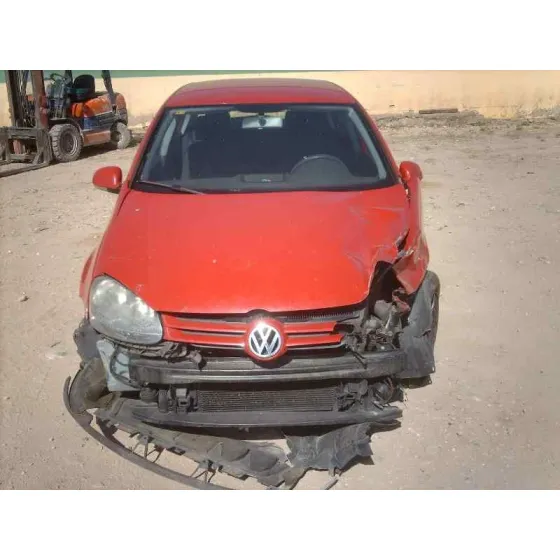 VOLKSWAGEN GOLF V BERLINA (1K1) '2004 TRENDLINE ROJO