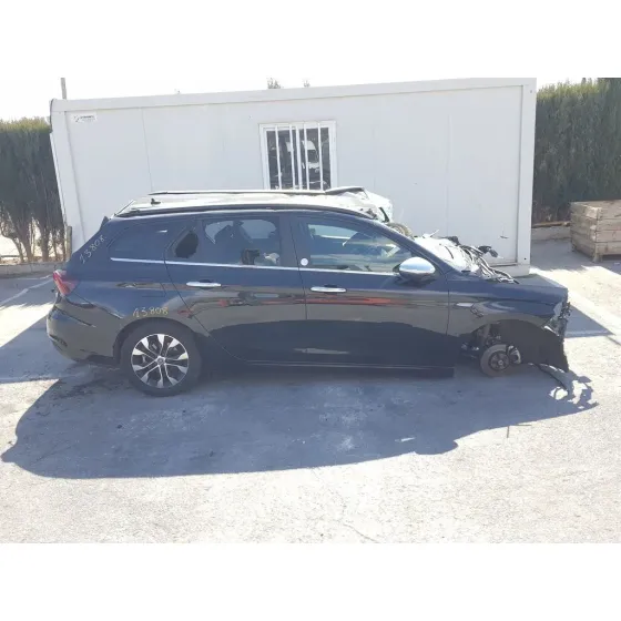 FIAT TIPO II (357) FAM '2019 LOUNGE NEGRO