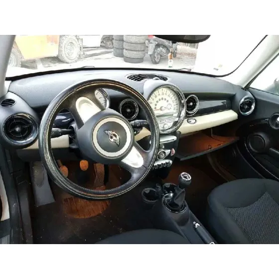 MINI MINI (R56) '2008 COOPER D BLANCO