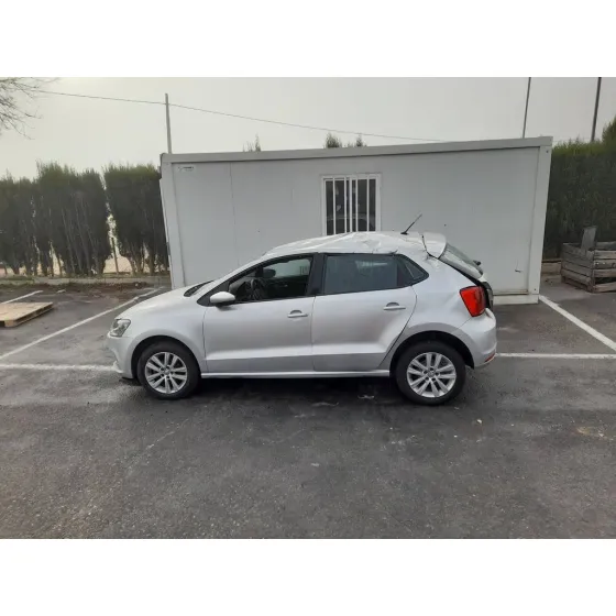 VOLKSWAGEN POLO (6R1) '2015 5 PUERTAS GRIS
