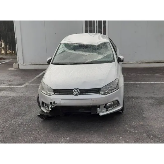 VOLKSWAGEN POLO (6R1) '2015 5 PUERTAS GRIS