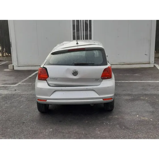 VOLKSWAGEN POLO (6R1) '2015 5 PUERTAS GRIS