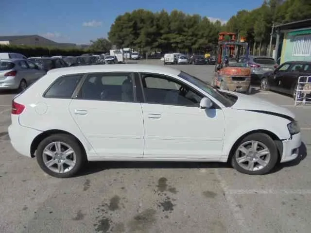 AUDI A3 SPORTBACK (8P) '2012 1.6 TDI AMBIENTE BLANCO