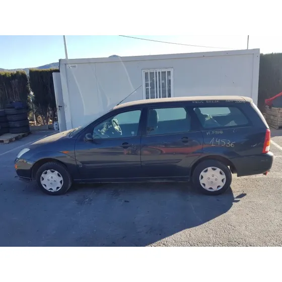 FORD FOCUS TURNIER (CAK) '2001 GHIA NEGRO