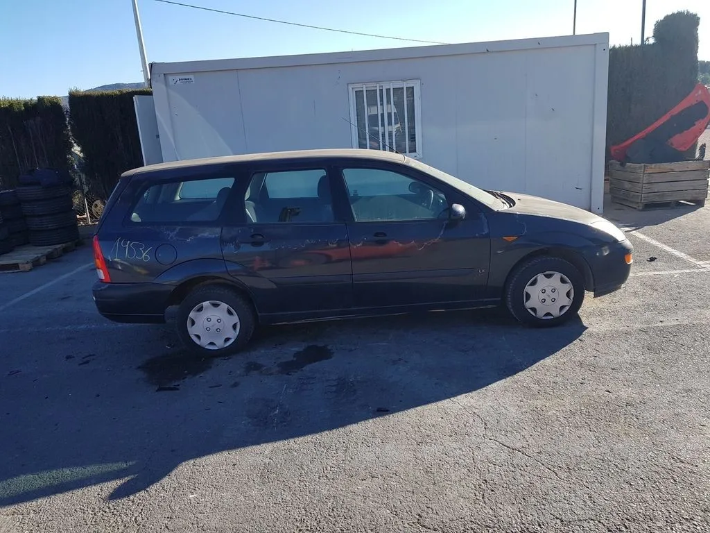 FORD FOCUS TURNIER (CAK) '2001 GHIA NEGRO