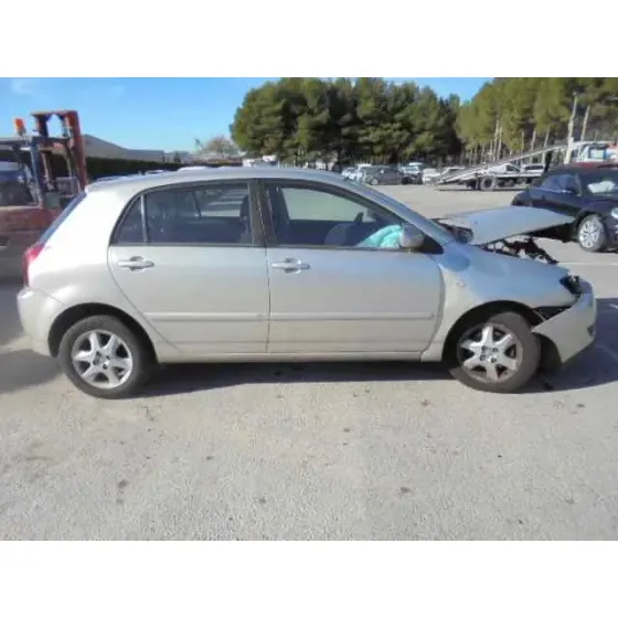 TOYOTA COROLLA (E12) '2006 1.4 D-4D LUNA COMPACT DORADO