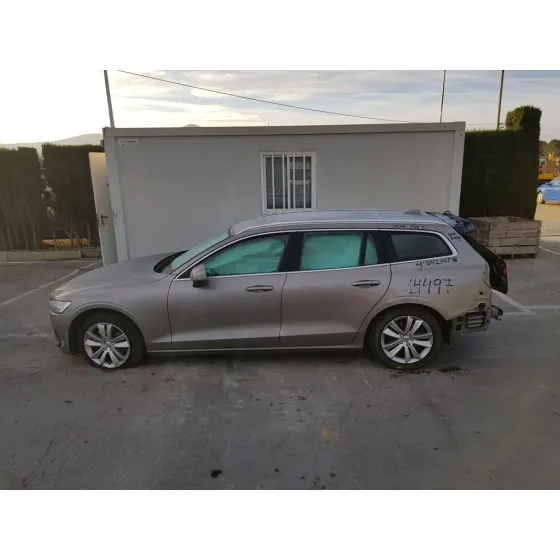 VOLVO V60 FAMILIAR '2019 BASIS BEIG