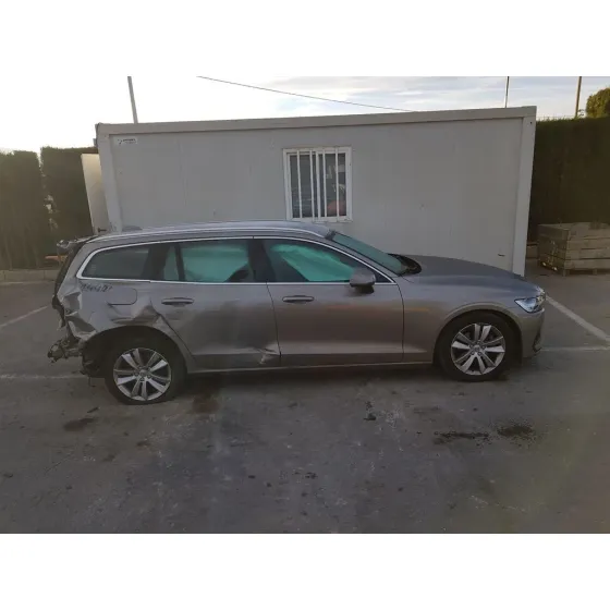 VOLVO V60 FAMILIAR '2019 BASIS BEIG