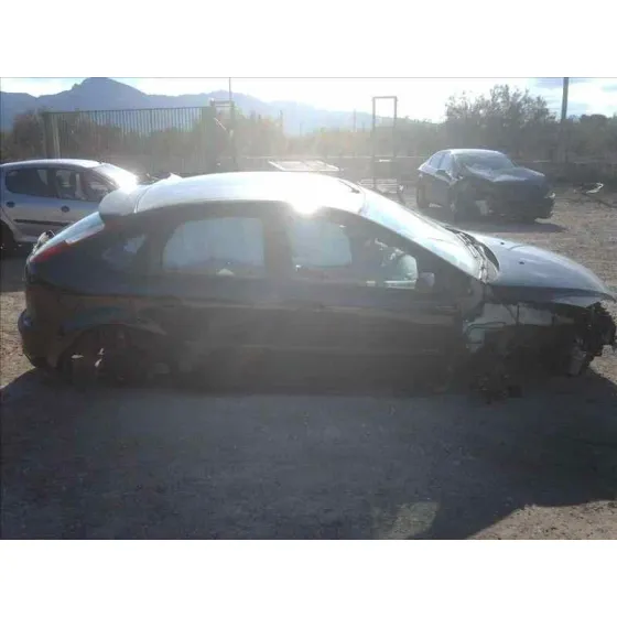 FORD FOCUS BERLINA (CAP) '2006 AMBIENTE (D) NEGRO