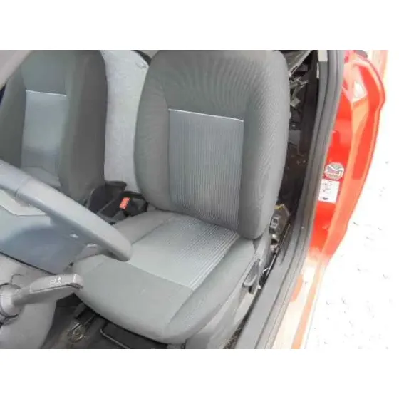 FORD FIESTA (CB1) '2010 AMBIENTE ROJO