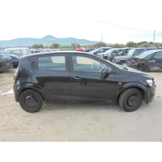 CHEVROLET AVEO '2011 LS NEGRO