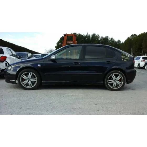 SEAT LEON (1M1) '2002 SPORT F.R. 4X4 NEGRO