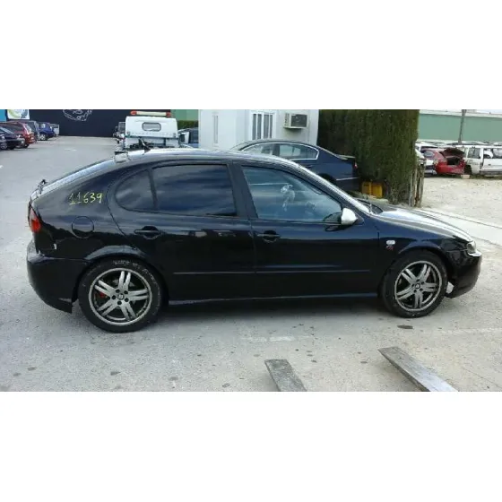 SEAT LEON (1M1) '2002 SPORT F.R. 4X4 NEGRO