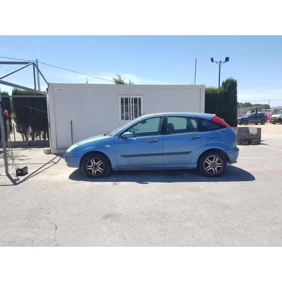FORD FOCUS BERLINA (CAK) '2002 GHIA AZUL