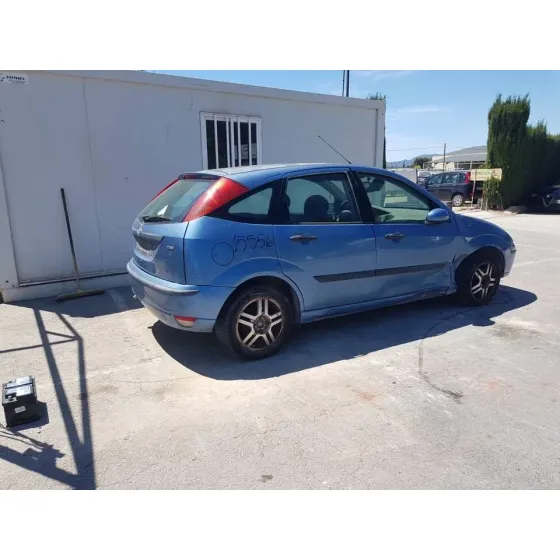 FORD FOCUS BERLINA (CAK) '2002 GHIA AZUL
