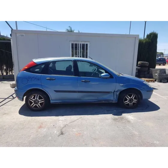 FORD FOCUS BERLINA (CAK) '2002 GHIA AZUL