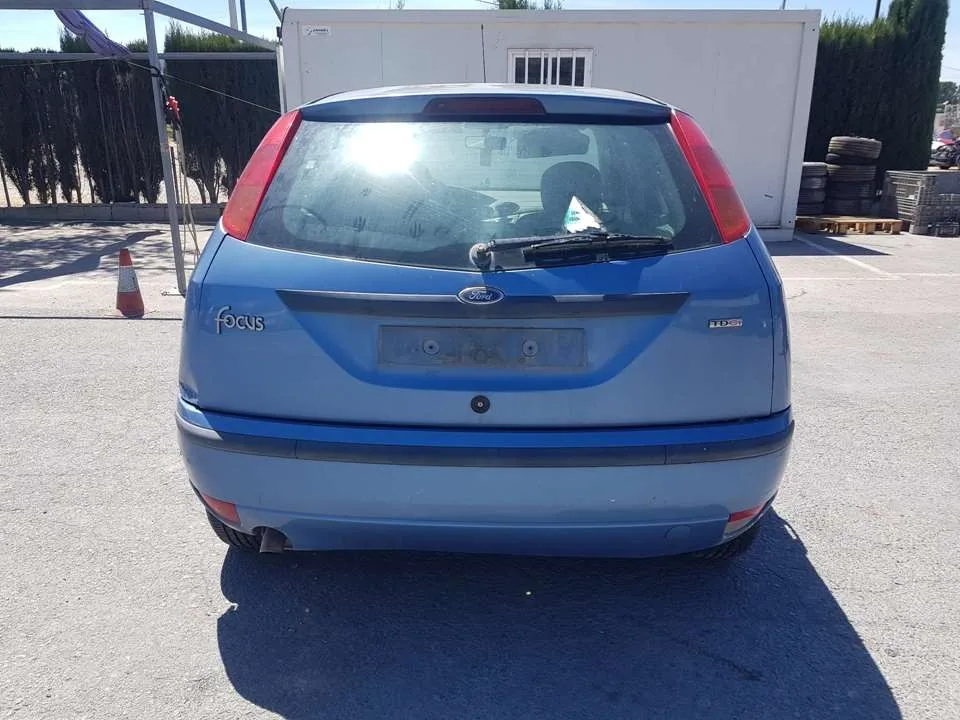 FORD FOCUS BERLINA (CAK) '2002 GHIA AZUL
