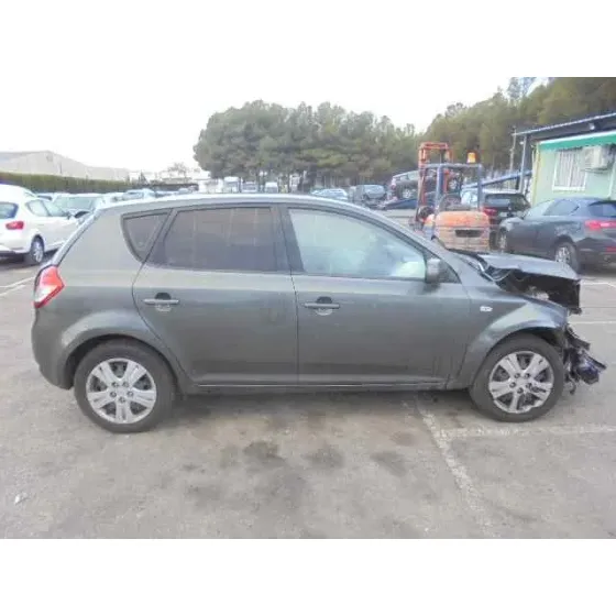 KIA CEE'D '2010 DRIVE GRIS OSCURO