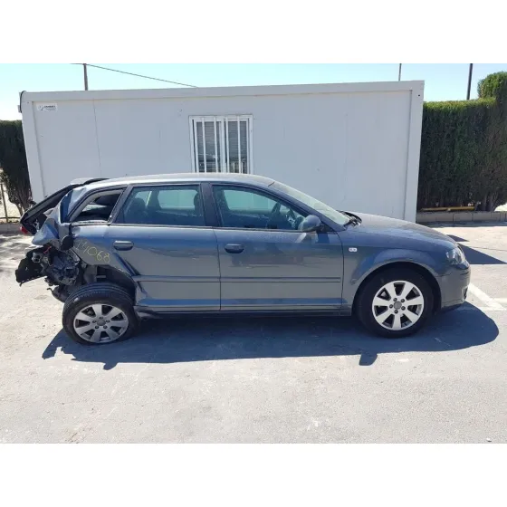 AUDI A3 SPORTBACK (8P) '2007 2.0 TDI AMBIENTE GRIS OSCURO