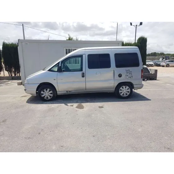 CITROEN JUMPY '2004 2.0 HDI SX FAMILIAR (5/6 ASIENTOS) GRIS