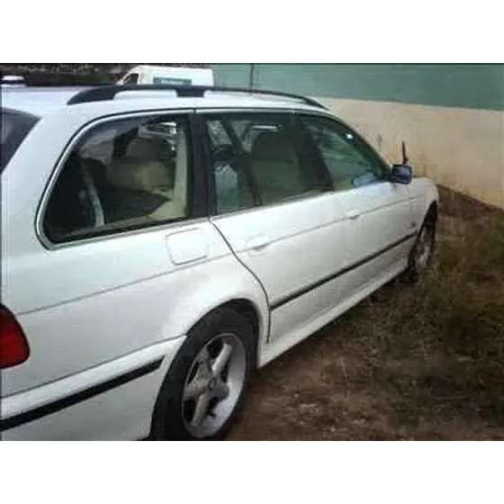 BMW SERIE 5 TOURING (E39) '2000 2.5 24V TURBODIESEL CAT BLANCO