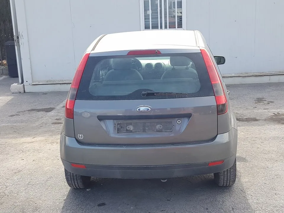 FORD FIESTA (CBK) '2002 AMBIENTE GRIS OSCURO