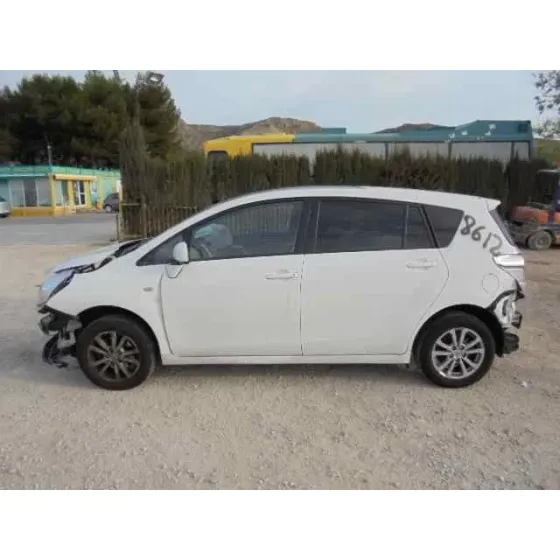 TOYOTA VERSO '2011 ACTIVE BLANCO