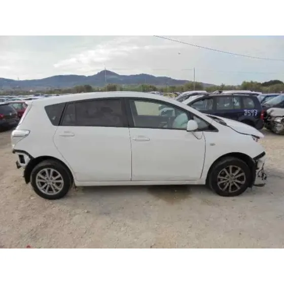 TOYOTA VERSO '2011 ACTIVE BLANCO