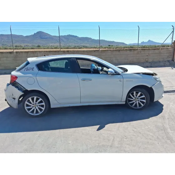 Alfa Romeo GIULIETTA (940_) 2010