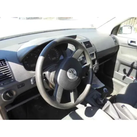 VOLKSWAGEN POLO (9N1) '2004 HIGHLINE GRIS