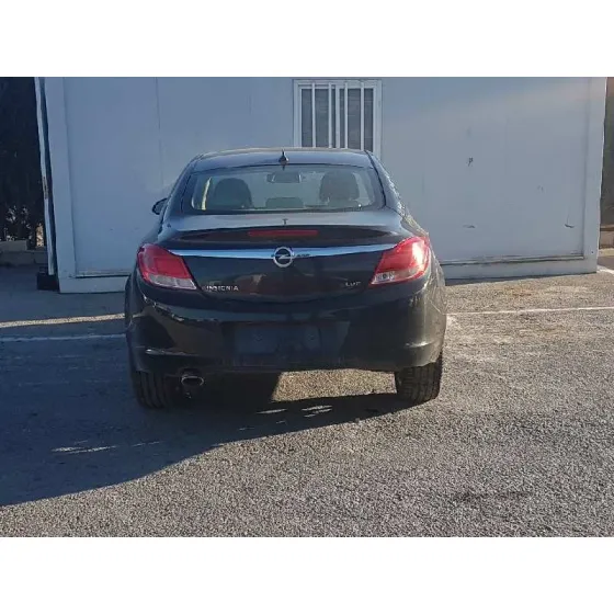 OPEL INSIGNIA BERLINA '2010 ESSENTIA NEGRO