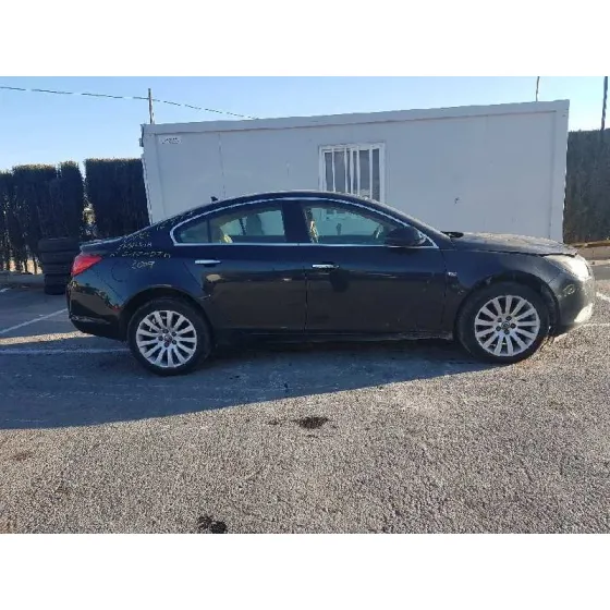 OPEL INSIGNIA BERLINA '2010 ESSENTIA NEGRO