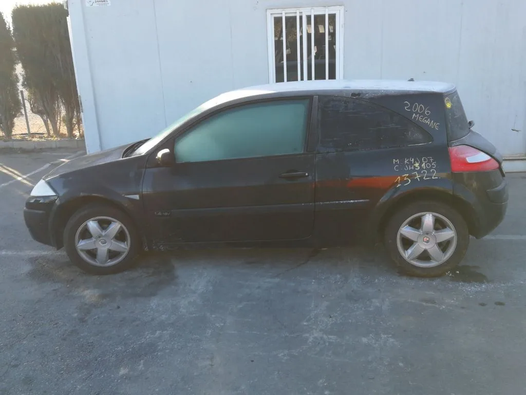 RENAULT MEGANE II BERLINA 3P '2006 AUTHENTIQUE NEGRO