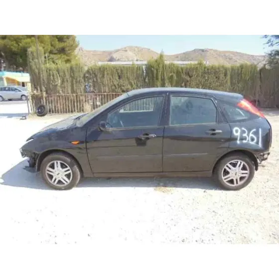 FORD FOCUS BERLINA (CAK) '2002 GHIA NEGRO