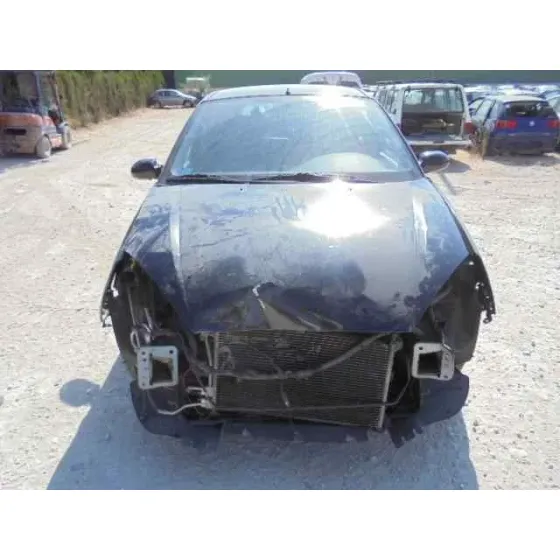 FORD FOCUS BERLINA (CAK) '2002 GHIA NEGRO