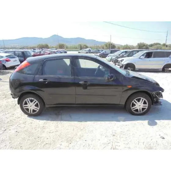 FORD FOCUS BERLINA (CAK) '2002 GHIA NEGRO