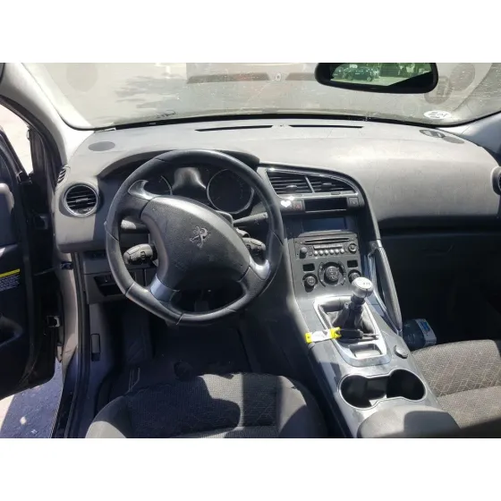 PEUGEOT 3008 '2014 ACCESS GRIS OSCURO