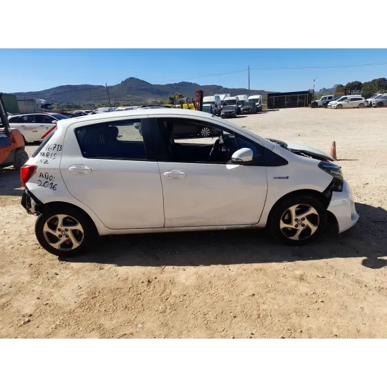 Toyota YARIS (_P13_) 2012