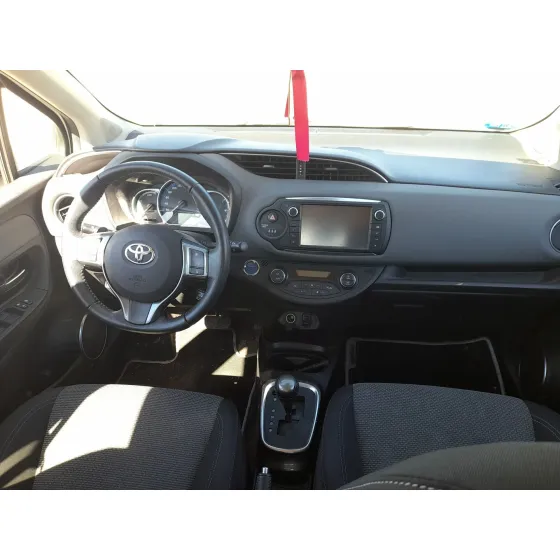 Toyota YARIS (_P13_) 2012