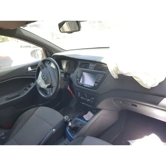 HYUNDAI I20 '2017 GO ROJO