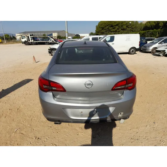 Opel ASTRA J SEDAN 2012