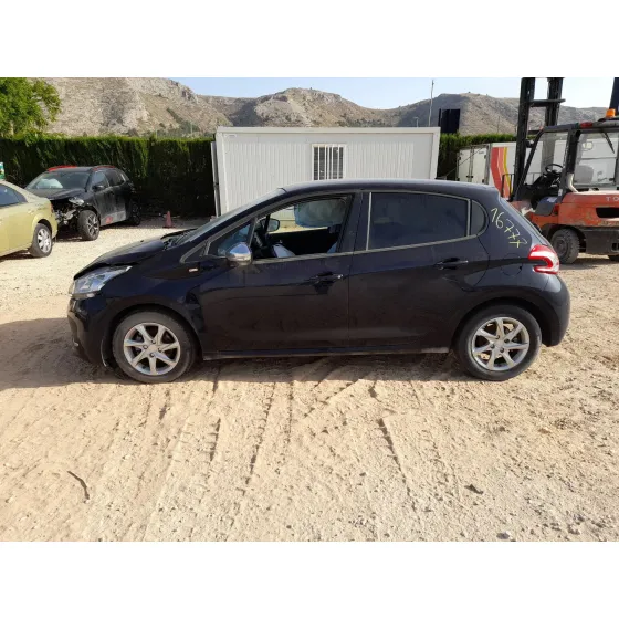 Peugeot 208 I (CA_, CC_) 2012
