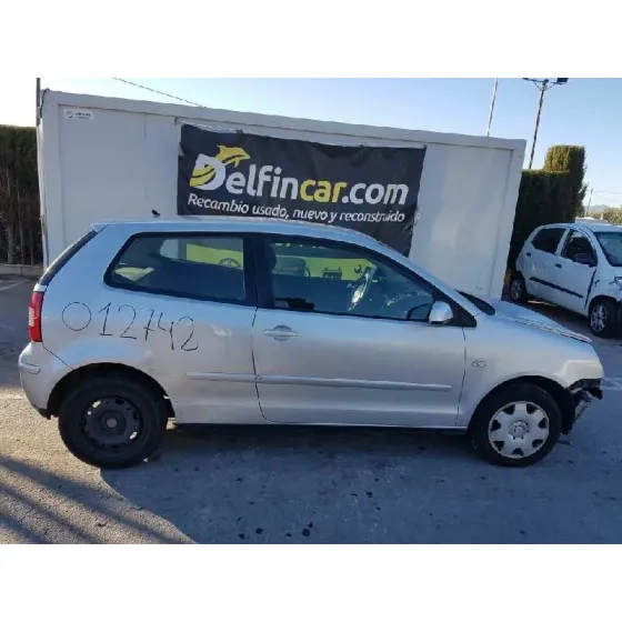 VOLKSWAGEN POLO (9N1) '2004 TRENDLINE GRIS