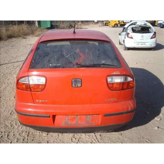 SEAT LEON (1M1) '1999 1.6 16V ROJO
